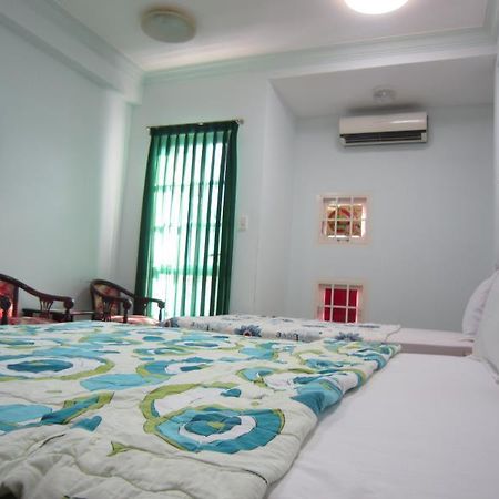 Quy Thanh Hotel Ho Chi Minh City Exterior photo